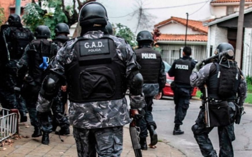 La oscura trama de un crimen: una maestra jardinera y un ex preso, en la mira
