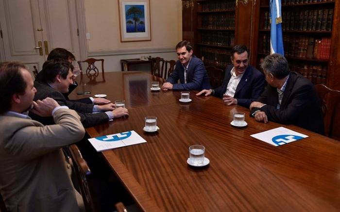 El fútbol de Primera División llega a las escuelas para fomentar actividades educativas