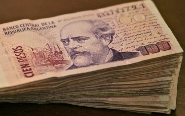 Organismo que nuclea a bancos de todo el mundo prevé una mayor devaluación del peso