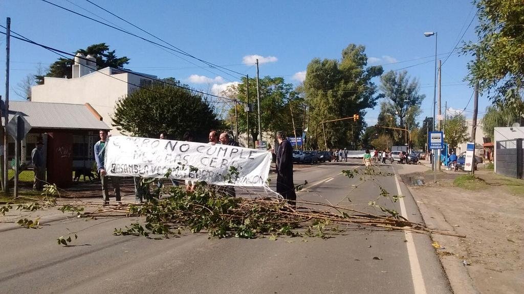 Crece el reclamo de los vecinos de El Rincón para que reparen las calles de acceso al barrio