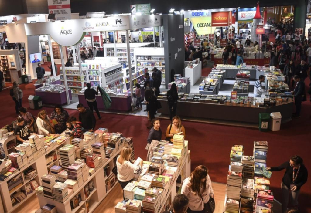 Más gente y menos ventas, el balance final de la Feria del Libro