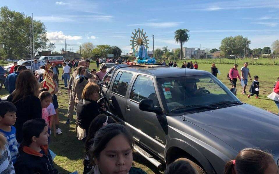 La fe movilizó a un nutrido grupo de vecinos en San Carlos