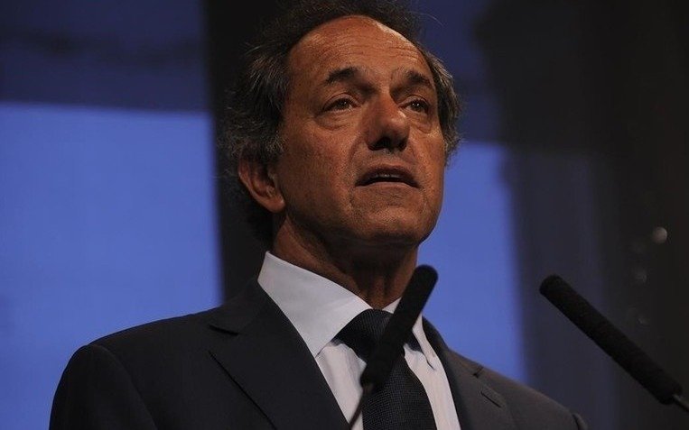 Scioli pidió a la oposición actuar "sin oportunismo político" ante la situación económica