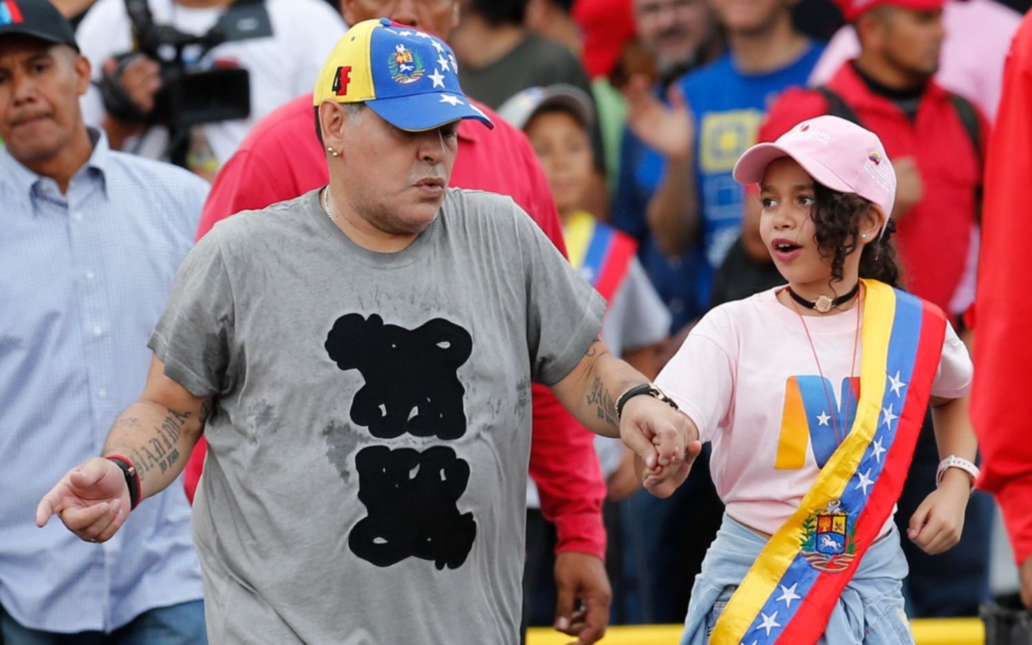 El baile de Maradona en el cierre de campaña de Maduro en Venezuela