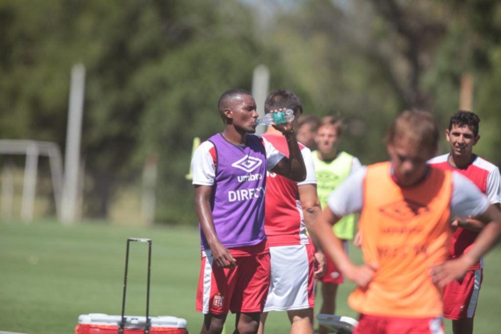 El Chino Benítez va a esperar a Otero antes de dar el equipo