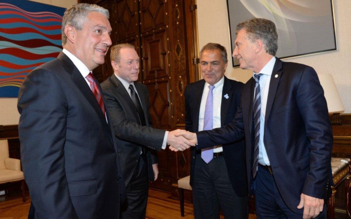 Macri visitó una panadería y se reunió con Insfrán y el CEO de una constructora de EE.UU.