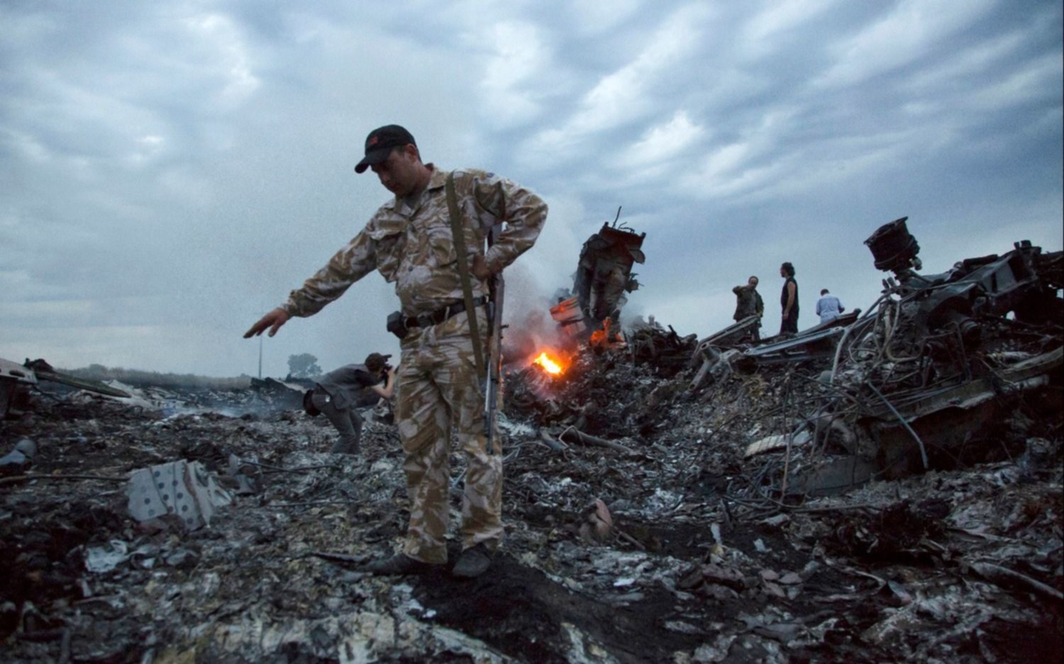 Expertos confirman que el Ejército ruso derribó el avión en Ucrania con 300 personas a bordo