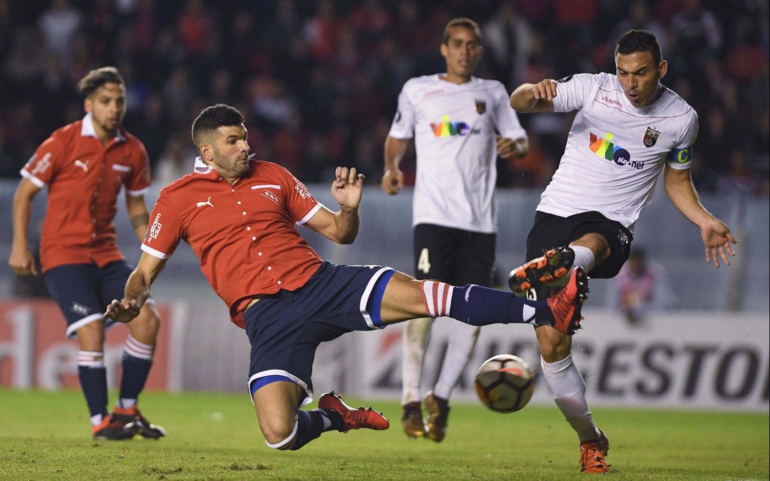 El Rojo ganó y se metió en los octavos de la Copa Libertadores