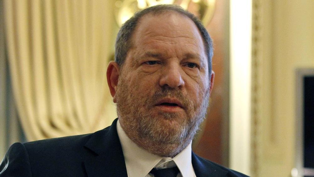 Siete meses después del escándalo, Weinstein se entrega a la Justicia