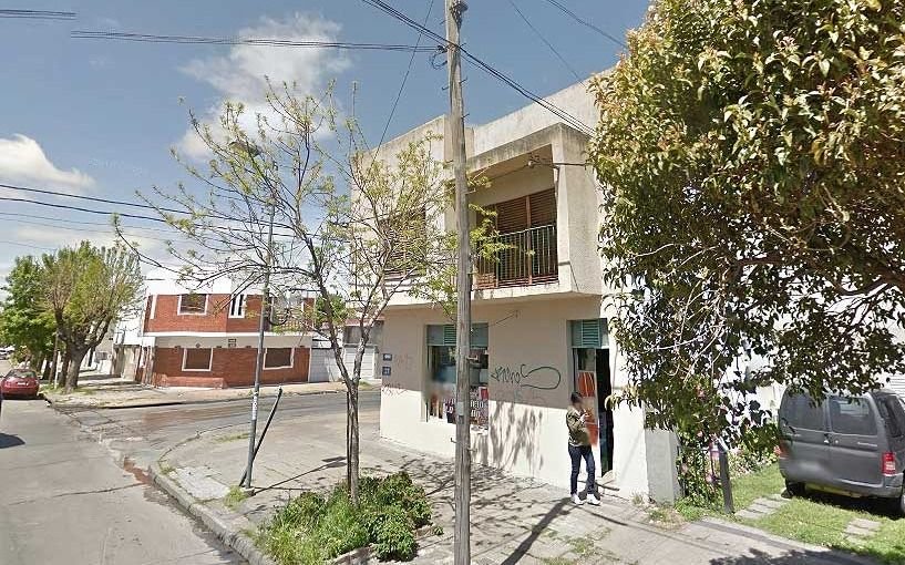 Ni los feriados descansan: motochorros robaron en un almacén en 48 y 27