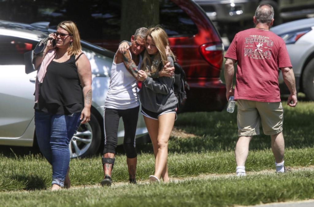 Cinco heridos y un atacante muerto en otros dos tiroteos en EE UU