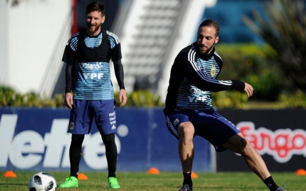 Sampaoli puso un equipo en cancha, y la única duda parece que esta focalizada en el arco