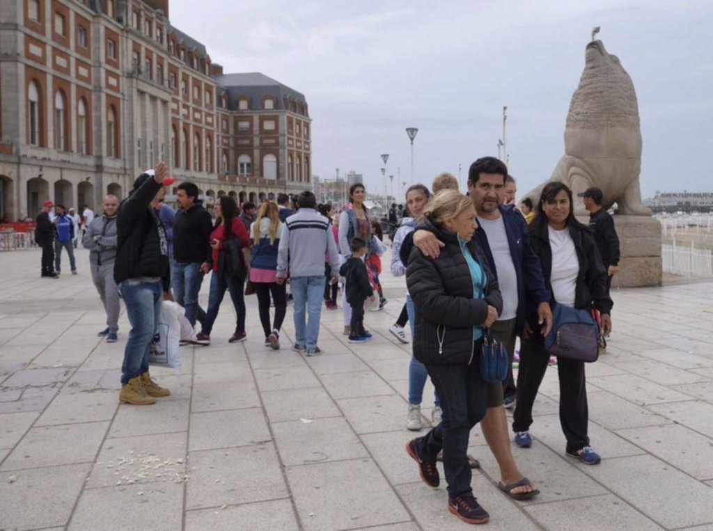 Miles de turistas se movilizaron en un fin de semana largo con buen clima