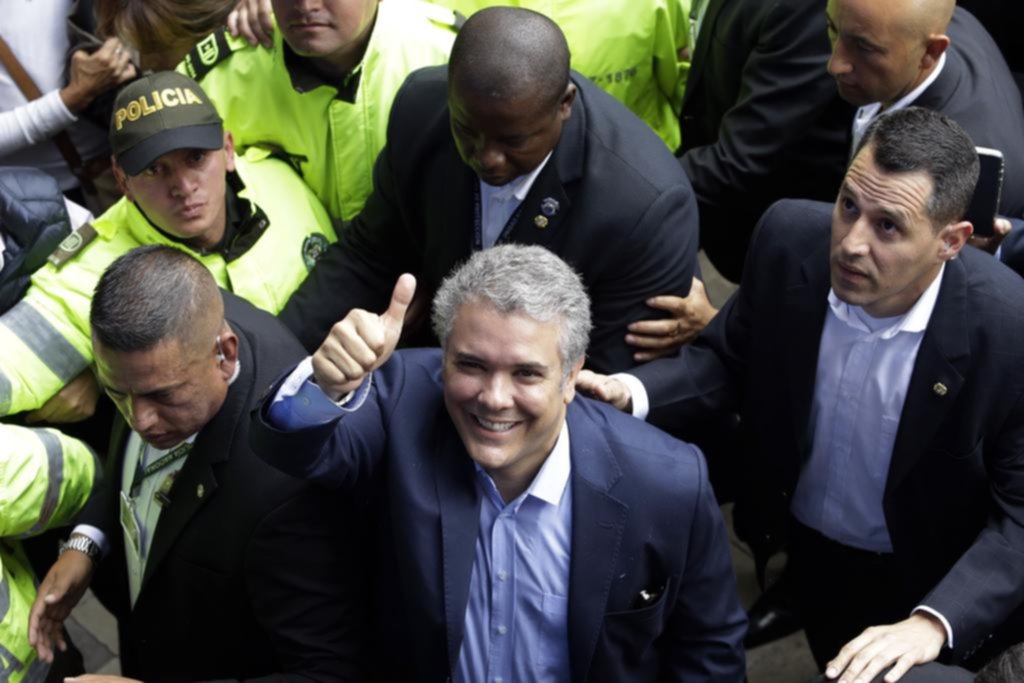 Duque se impuso en las elecciones de Colombia, pero habrá segunda vuelta