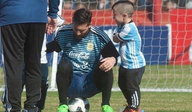 Un golazo de Diego Serpentini, que entró a la cancha para saludar a su ídolo: Lionel Messi