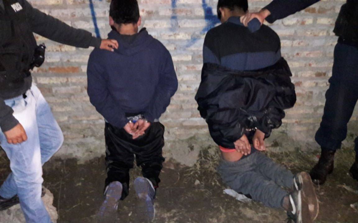 Los capturan in fraganti cuando cometía un robo a mano armada y vestidos de policía