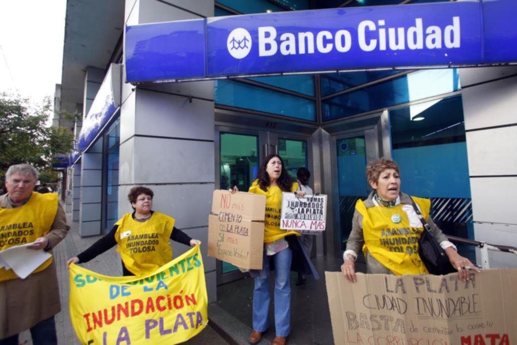 En un remate de 40 minutos vendieron dos terrenos fiscales en casi $9 millones