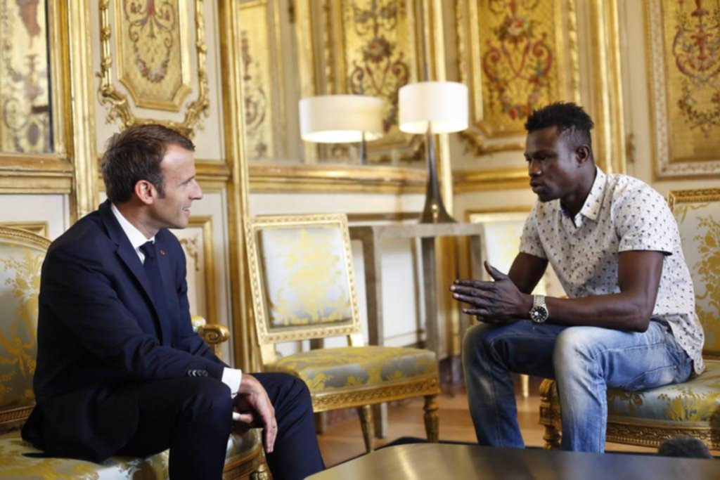 Un indocumentado de Mali se convirtió en héroe de Francia