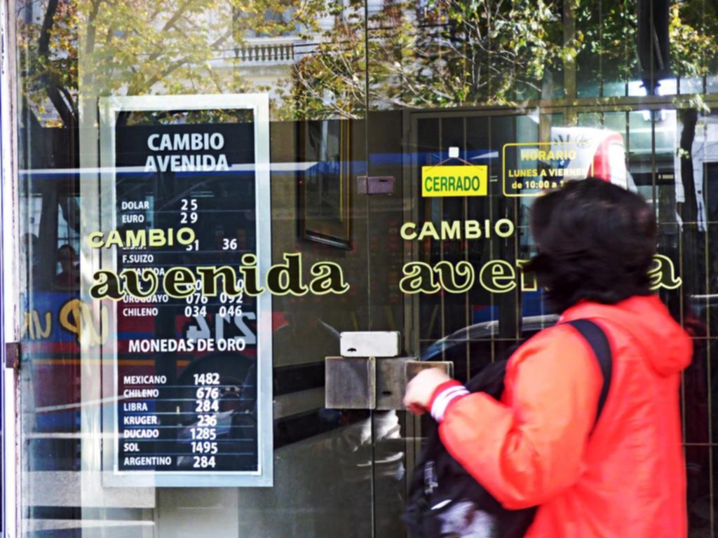 Pese a fuertes ventas del Banco Nación, el dólar sigue en alza y cerró a $ 25,25