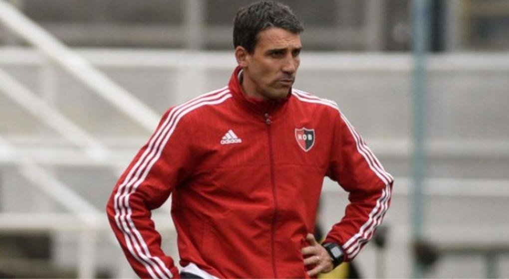 Talleres le “robó” el técnico a Defensa, que busca un sucesor y un resarcimiento económico