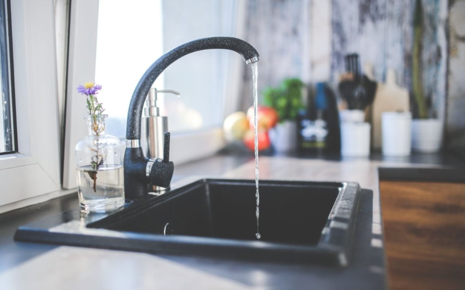 Aysa anunció baja presión o falta de agua en Quilmes