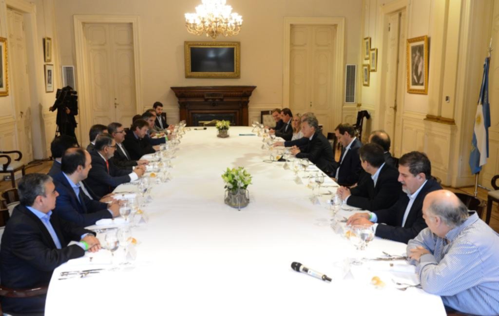 El Presidente también les pidió a los intendentes achicar el gasto público