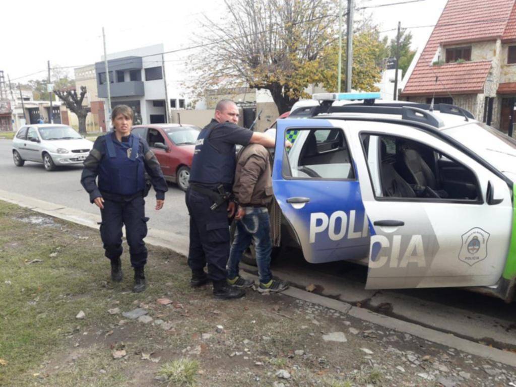 Viajaba en un 307 con un revólver calibre 45 y cuatro balas intactas