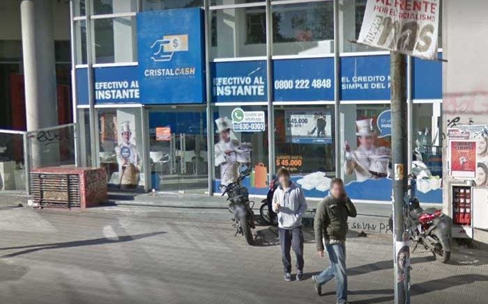 Otra vez destrozos en un local céntrico