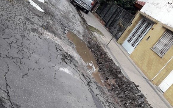 Denuncian una calle intransitable en una zona de Tolosa