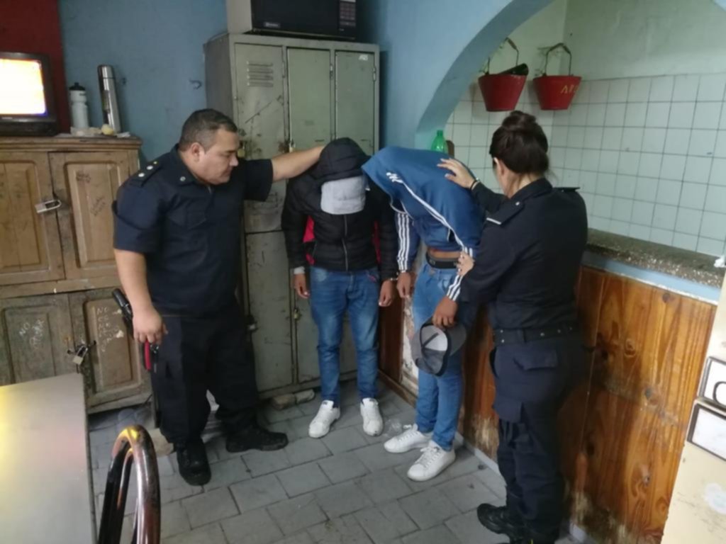Dos adolescentes robaron una moto e intentaron venderla por Facebook