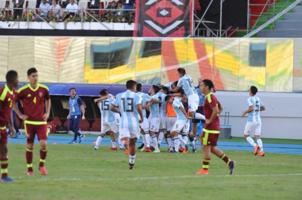 Argentina consiguió “oxígeno” con el triunfo sobre Venezuela