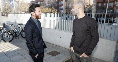 En el FC Barcelona, todo listo a la espera del plantel, con devoción por Messi y Masche