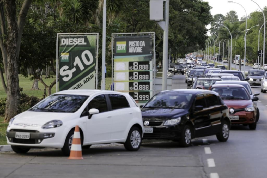 Sigue la crisis en Brasil y ahora hay desabastecimiento por paro petrolero