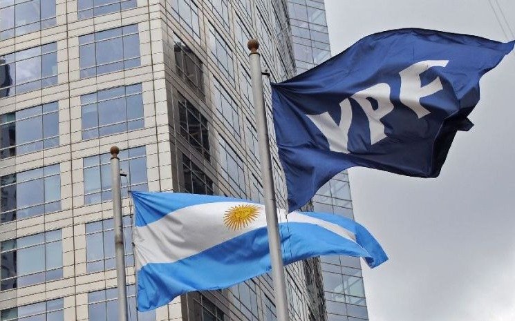 La justicia de EE.UU falló a favor del pedido argentino de suspender el juicio por YPF