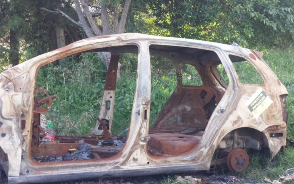 Buscan remover los autos que están abandonados en calles de la Región