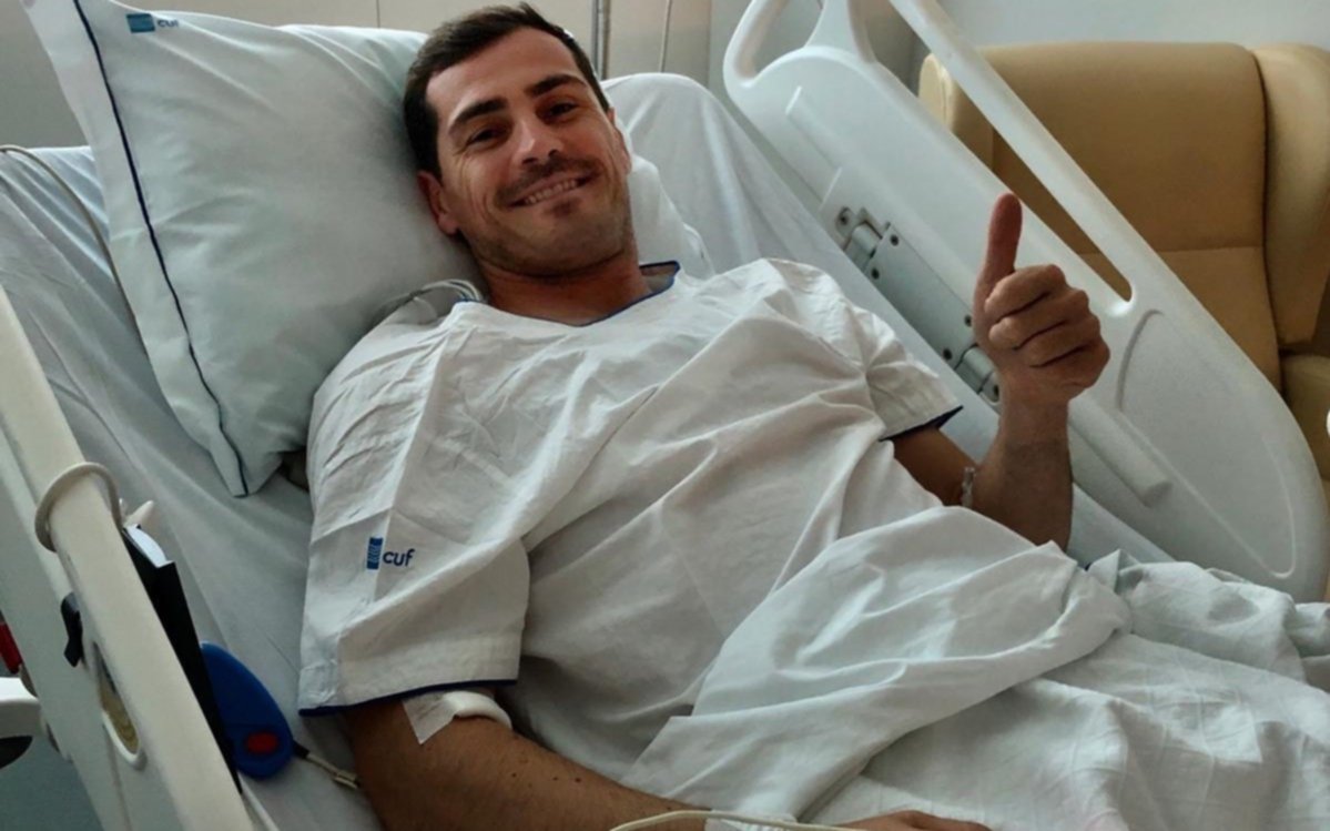 Tras cirugía coronaria, el arquero Iker Casillas está estable