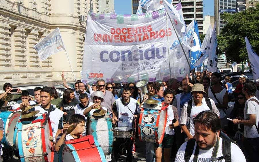 Docentes universitarios no aceptaron la nueva oferta del Gobierno