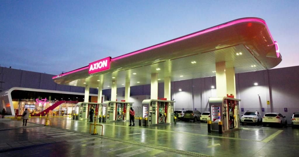 Axion bajó 2% el precio de sus combustibles para nivelarse con YPF y Shell