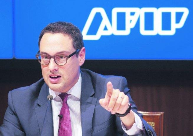 La recaudación nacional subió un 51,3% interanual en abril, en línea con la inflación
