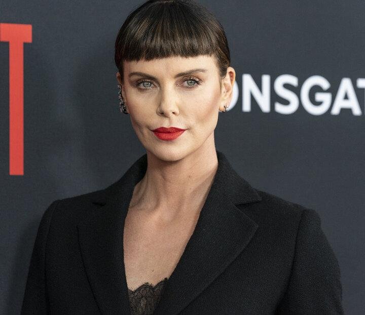 Charlize Theron negó una pelea con Angelina Jolie: “Es encantadora”