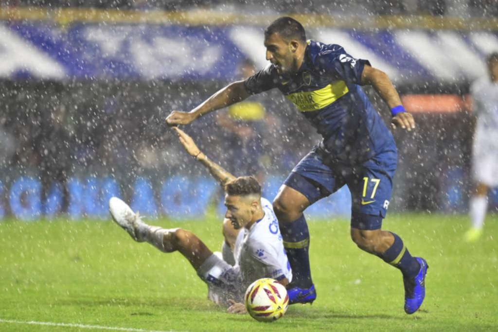 Boca liquidó la serie frente a Godoy Cruz bajo un diluvio que inundó la Bombonera
