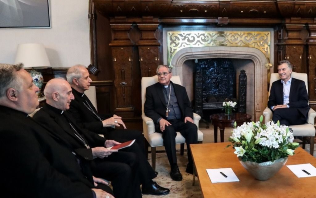 El Gobierno extiende la convocatoria y suma a la Iglesia, empresarios y gremios