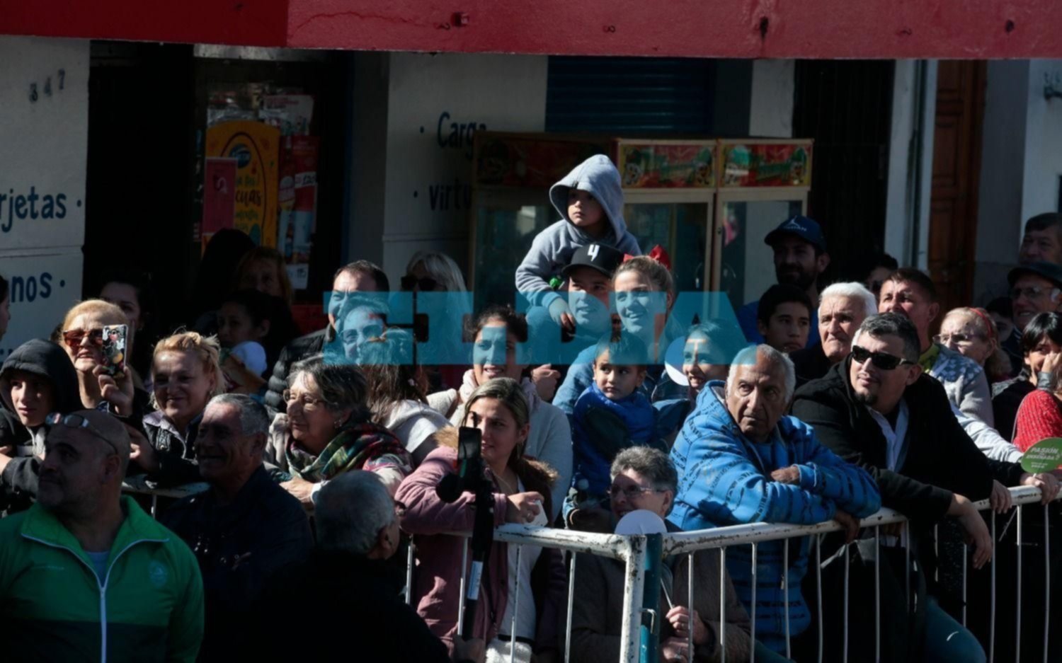 Ensenada festejó su 218 aniversario con un convocante desfile