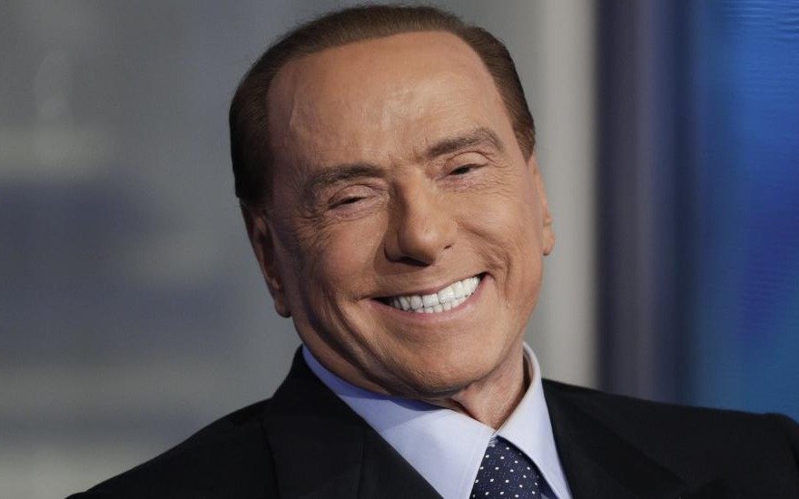 Berlusconi fue dado de alta tras una operación intestinal