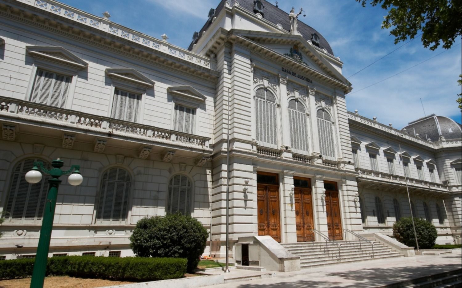 La Corte bonaerense suspendió parcialmente la reforma a la ley de jubilaciones del Bapro