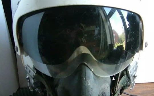 Buscan recuperar el casco de un veterano de Malvinas en una subasta