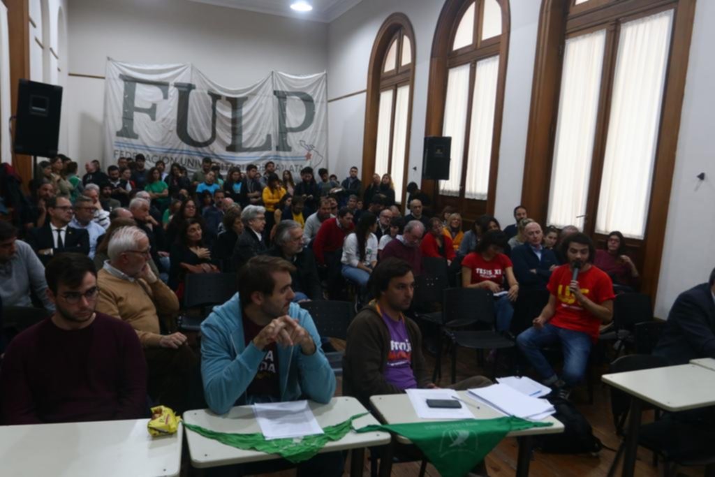 Entre polémicas y reclamos, volvió a sesionar el consejo superior de la UNLP