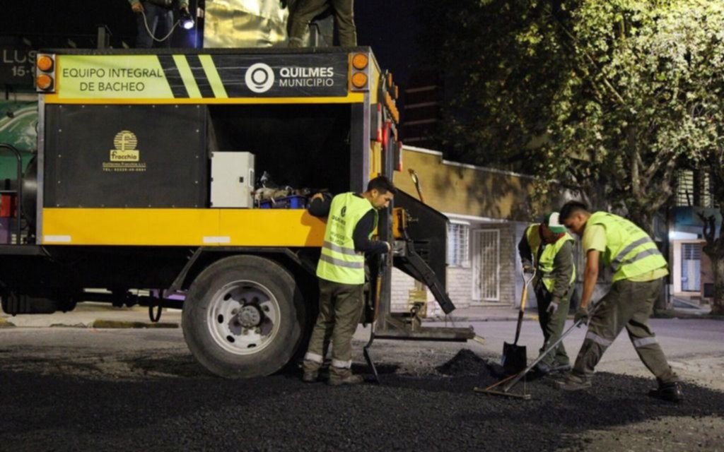Supervisan obras de bacheo
