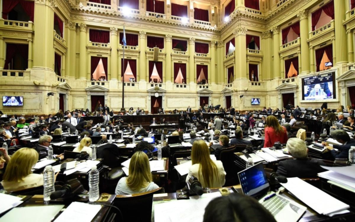 Legisladores del oficialismo y la oposición repudiaron el ataque