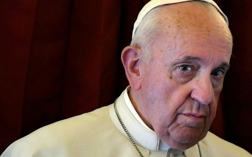 Francisco obliga por decreto a que obispos y religiosos denuncien casos de abuso